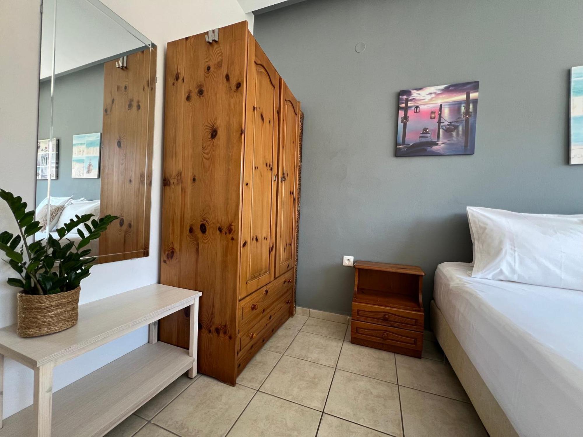 Artemis Rooms Two Steps By The Sea Platanés Exterior foto