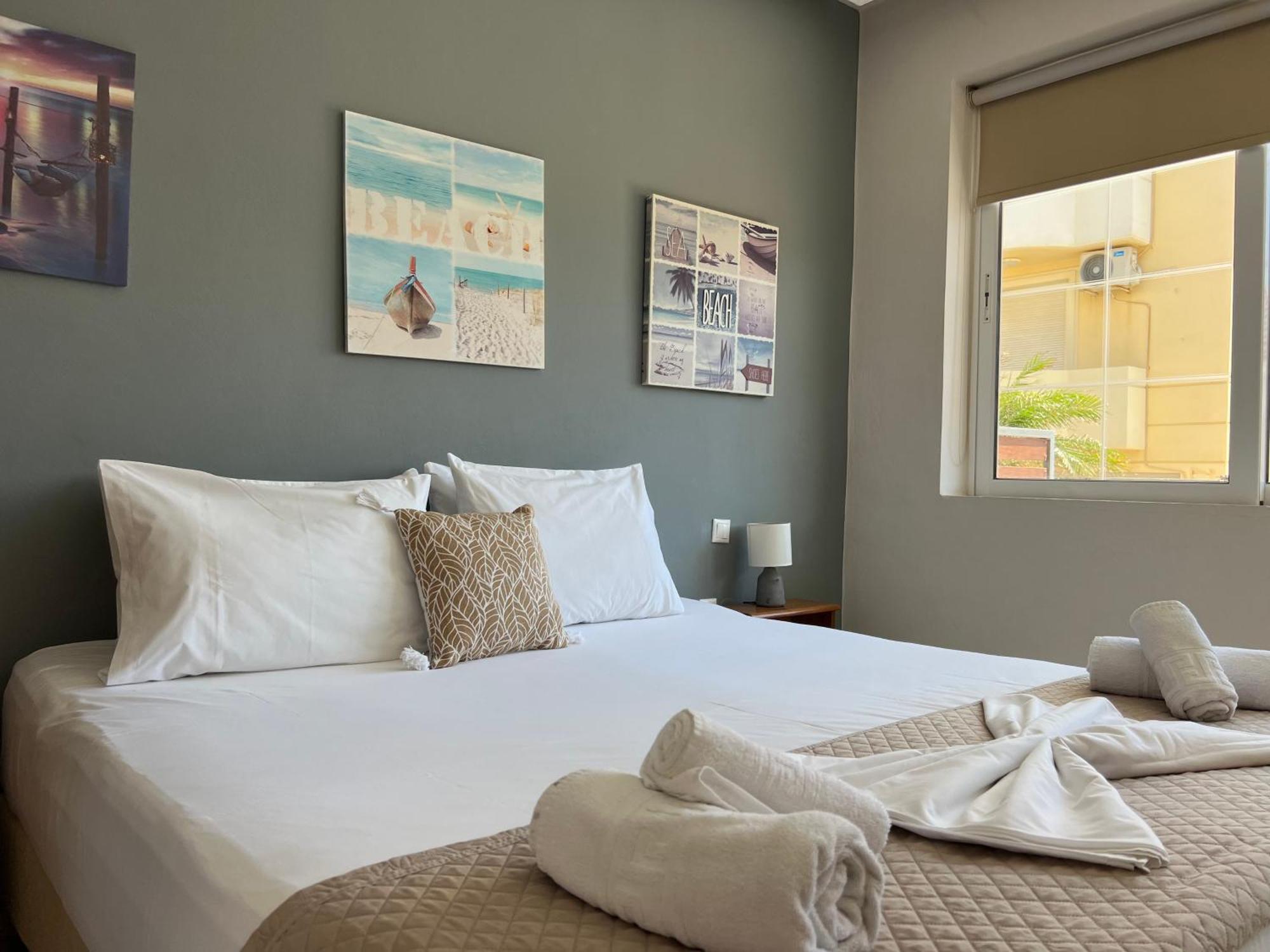 Artemis Rooms Two Steps By The Sea Platanés Exterior foto